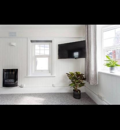 Driftwood Luxury Apartment Lyme Regis Eksteriør bilde